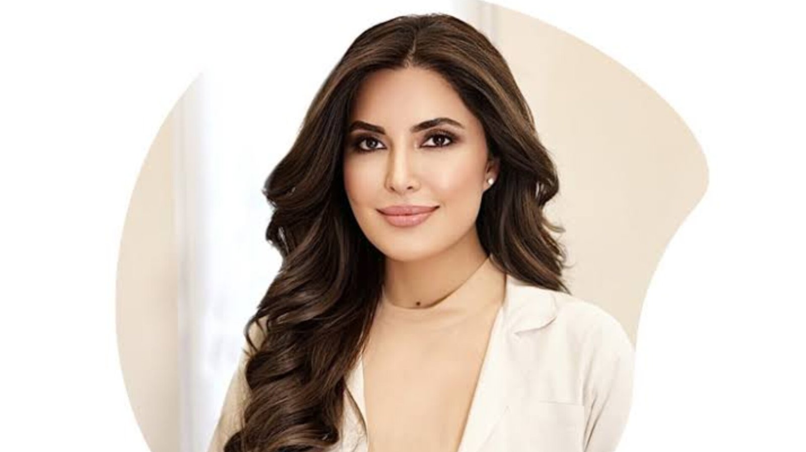 InShot 20261002 160930416 Hamza Ali Abbasi’s Sister Dr. Fazeela Abbasi Inspires Fans With Intense Workout at 47 Dr. Fazeela Abbasi, the sister of Pakistani actor Hamza Ali Abbasi, has attracted attention with a glimpse of her intense workout routine.